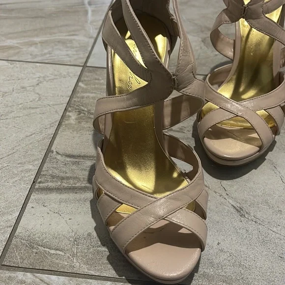 Sandals - Picture 4 of 4